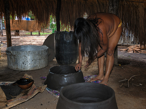 Waura ceramic pottery