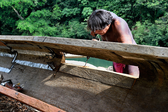 Piragua dugout canoe