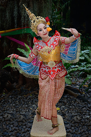 Manora Pose