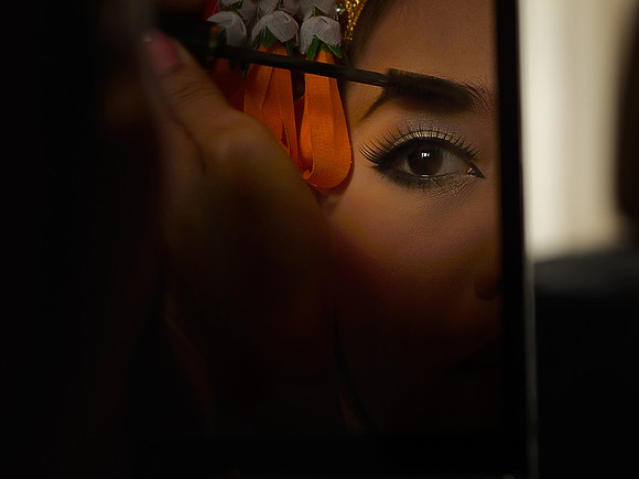 Eye makeup