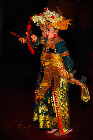 Legong dancers