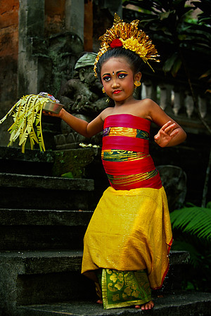 Pendet dance