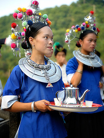 Road-blocking rice wine