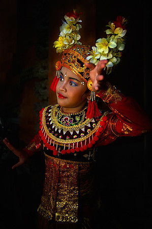 Condong dancer