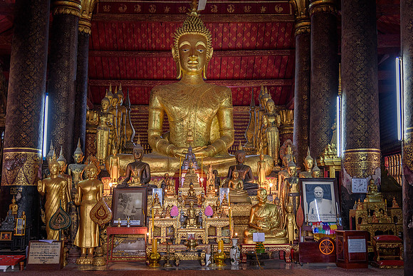 Buddha at Wat Mai