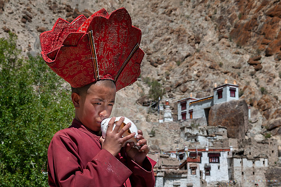 Blowing (Dung-kar) conch shell
