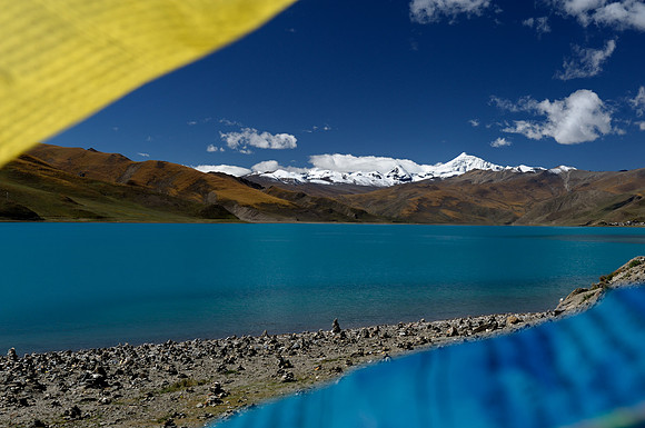 Yamdrok Yumsto Lake