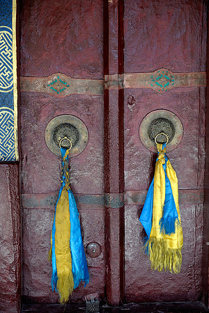 Rizong temple doors
