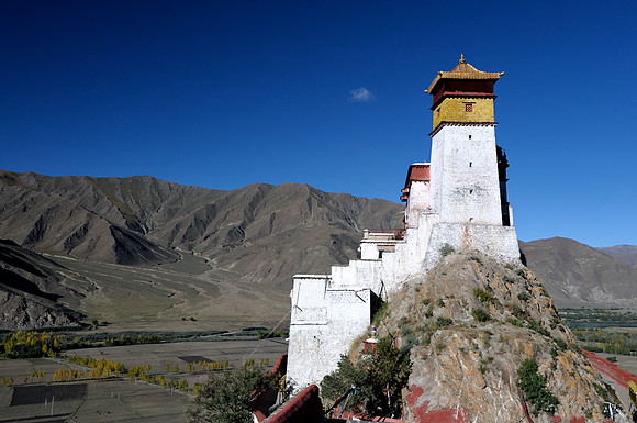Yumbulagang Palace