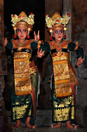 Legong dancers