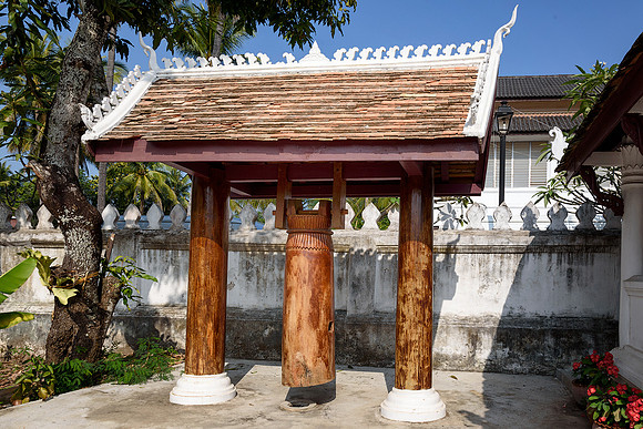 Buddhist prayer gong