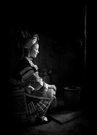 Contemplation monochrome